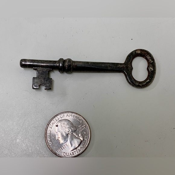 c. 1900 Antique Michigan Industrial Commercial Solid Barrel Skeleton Key #2 - Picture 5 of 11